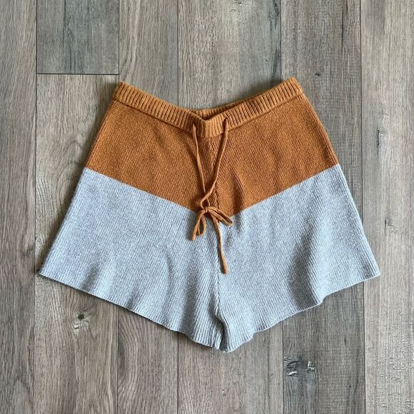 DRESS FORUM Colorblock Knit High Rise Shorts Size Small - Picture 1 of 4